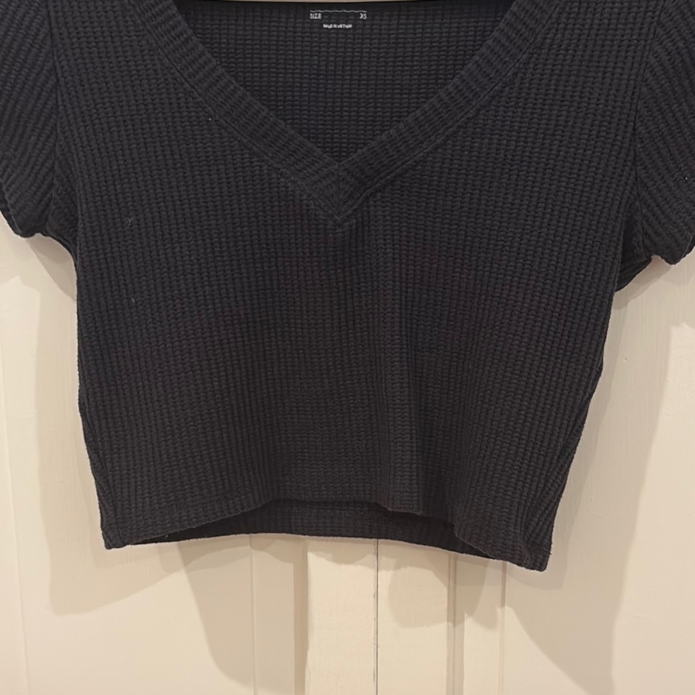 Pacsun Black Ribbed V-Neck Crop Top - Picture 4 of 6